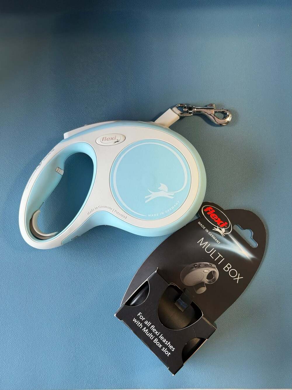 flexi New Comfort Retractable (M) Dog Leash, Light Blue with Multi Box Accessory